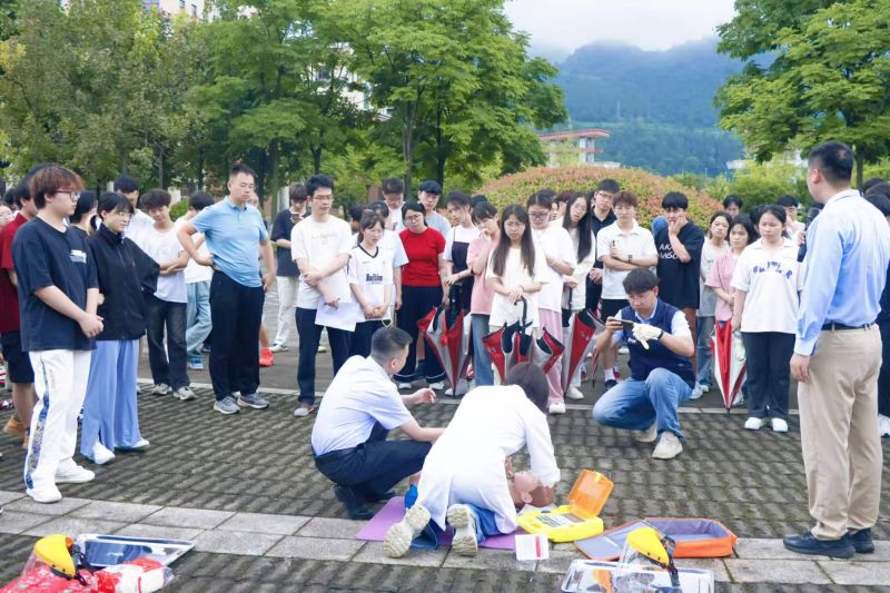 茅台学院举办第三届实验室安全文化节活动